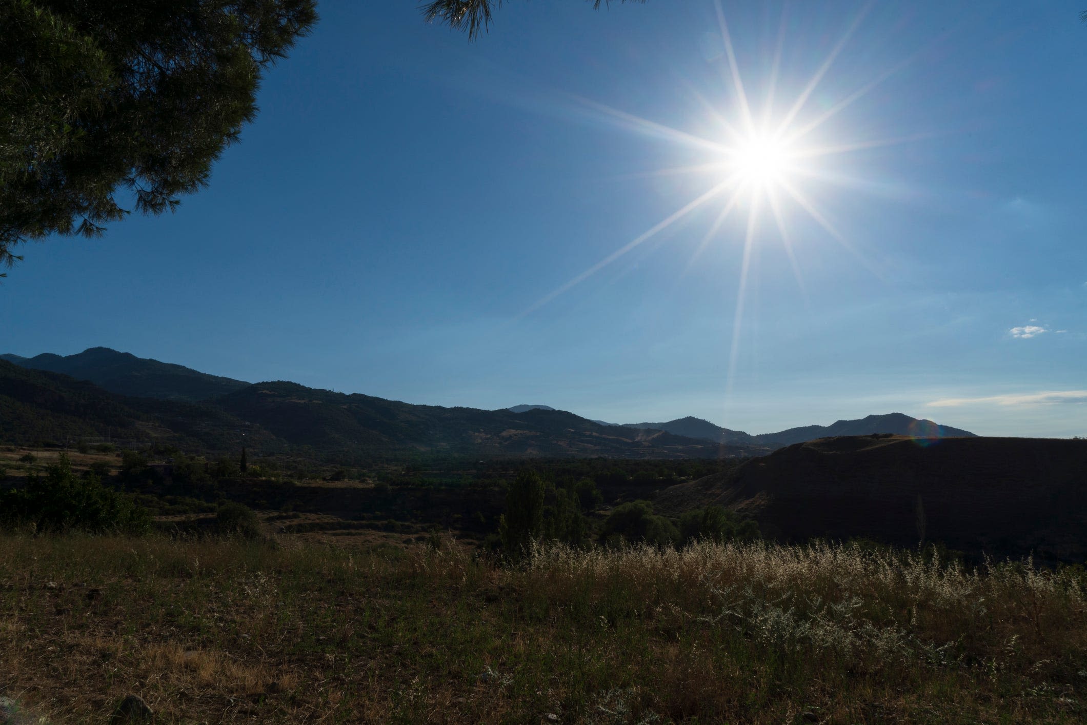 Hiker dies at Utah state park after high temperatures, running out of water