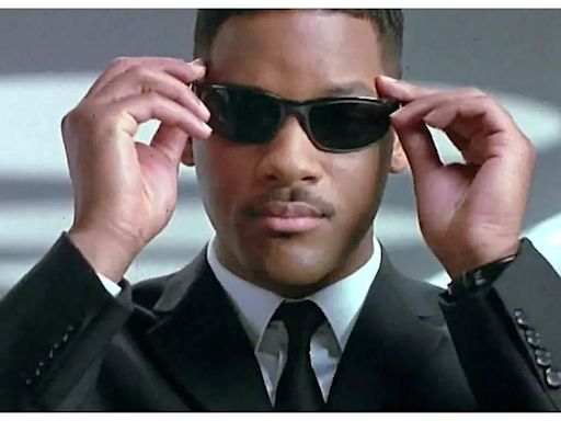 'Men In Black' director quips Will Smith caused three-hour set evacuation | - Times of India