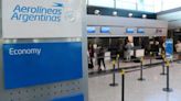 Aerolíneas Argentinas abrió un nuevo plan de retiro voluntario: cuántos puestos espera reducir | Política