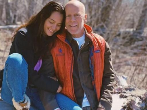 Emma Heming celebra su aniversario con Bruce Willis: “Puedo hundirme en el dolor o celebrarlo”