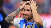 ...polémica con Enzo Fernández! El Gobierno de Milei le pide a Lionel Messi y Claudio "Chiqui" Tapia que se disculpen públicamente por la canción racista contra...