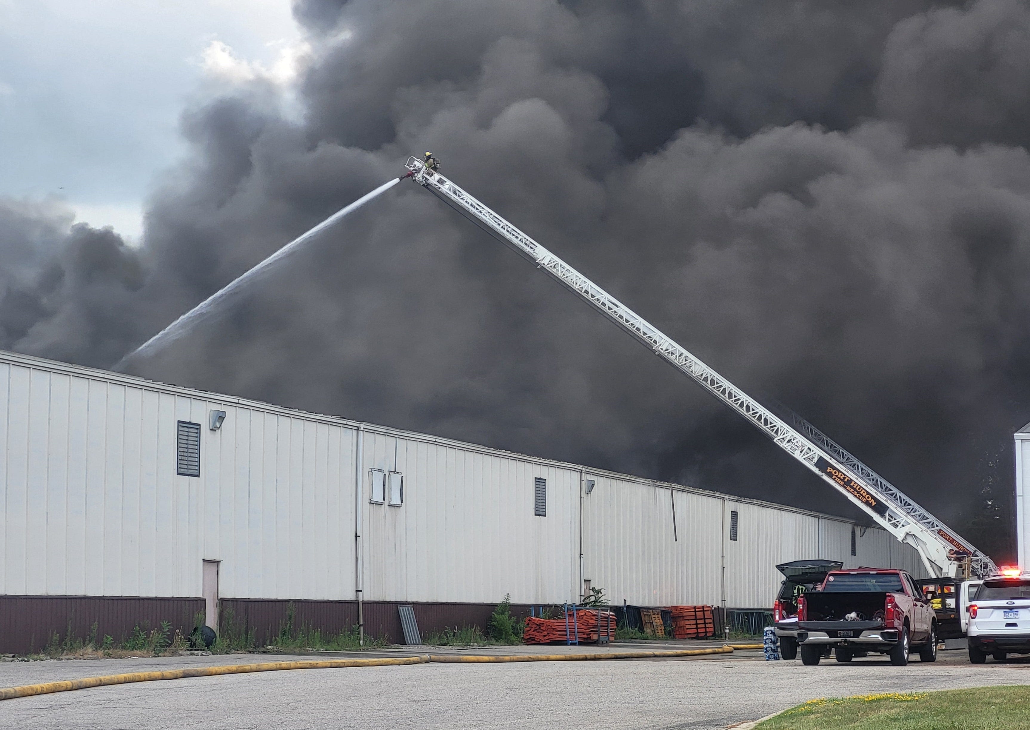 Update: 24th Street closed as blaze continues in Port Huron industrial park