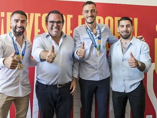 El multitudinario homenaje a Dani Carvajal y Joselu Mato en Boadilla, al que se ha sumado también Ilia Topuria