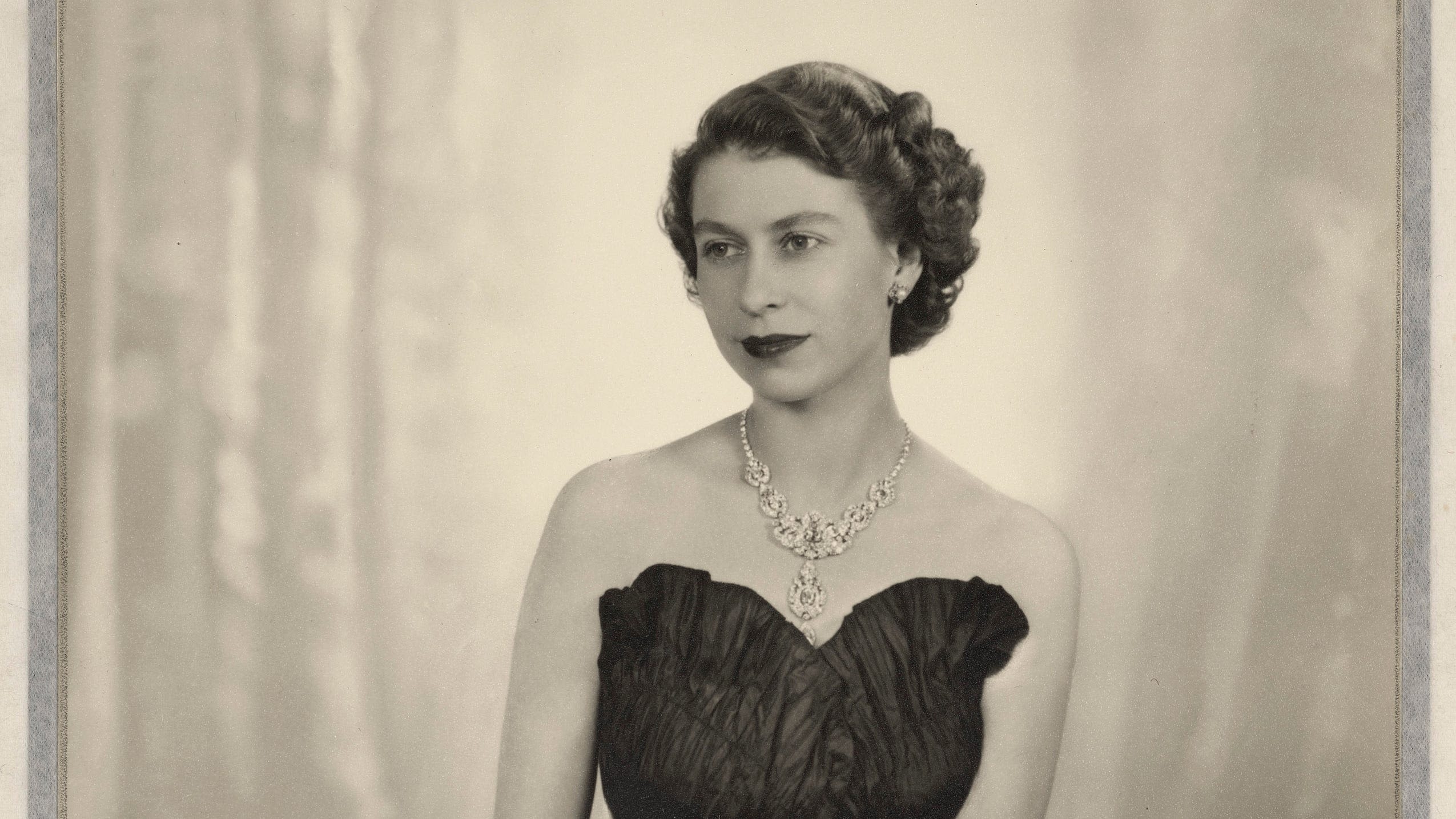 Never-before-seen photos of Queen Elizabeth, Princess Margaret through the century unveiled