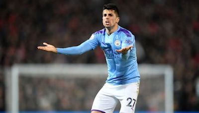 Giro radical con Joao Cancelo en el FC Barcelona