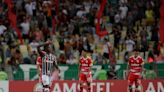 Con 3 de Cano, Fluminense golea a River en Libertadores