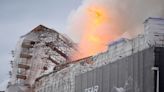 Incendio en la antigua Bolsa de Copenhague: el fuego derrumba la aguja de la torre