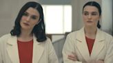 Dead Ringers es una atrapante sátira sobre lo que es capaz de engendrar el capitalismo, con dos variaciones de Rachel Weisz