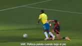 Los audios del VAR de las polémicas en Brasil-Colombia: el penal no sancionado a Vinicius Jr. y el offside en el gol de Davinson Sánchez