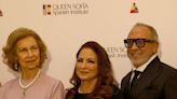 La reina Sofía premia en EE.UU. a Gloria y Emilio Estefan, Mari Carmen Ramírez e Ignacio Torras