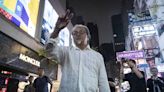 六四35週年》香港藝術家陳式森 空中比劃六四被捕後獲釋