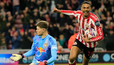 Sunderland 2-2 Leeds United: Illan Meslier makes shocking late error to earn Regis Le Bris' Black Cats a point