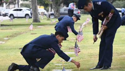 Photos: Memorial Day flag placement in Mission Hills honors fallen heroes