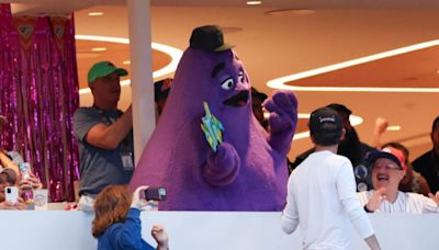 LOOK: Mets honoring McDonald's character Grimace with commemorative purple seat at Citi Field