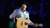 Garth Brooks playing ‘Callin’ Baton Rouge’ at Notre Dame Stadium was a choice