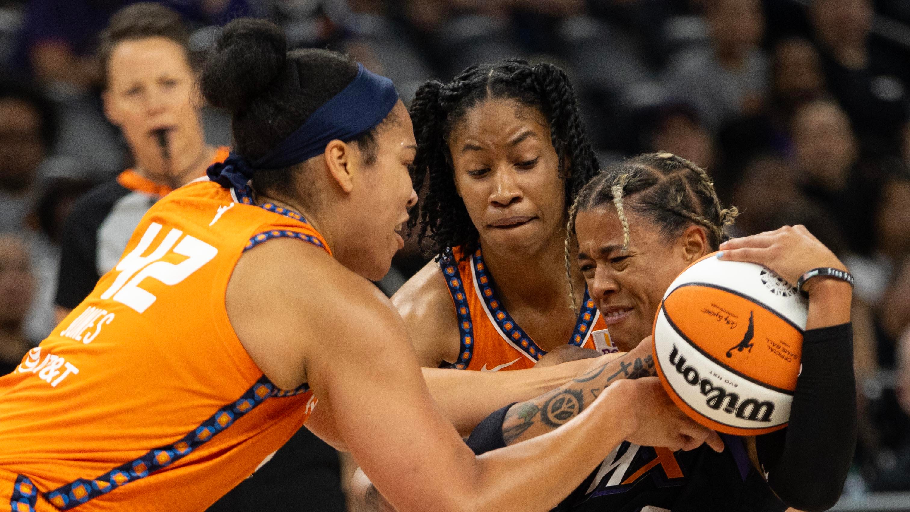 Phoenix Mercury, minus Diana Taurasi and Becca Allen, lose to Connecticut Sun