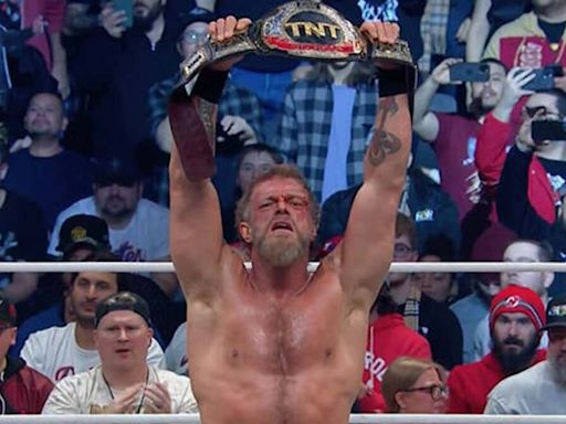Hulk Hogan cree que Adam Copeland no necesitaba lanzarse desde lo alto de la jaula de acero en AEW Double or Nothing