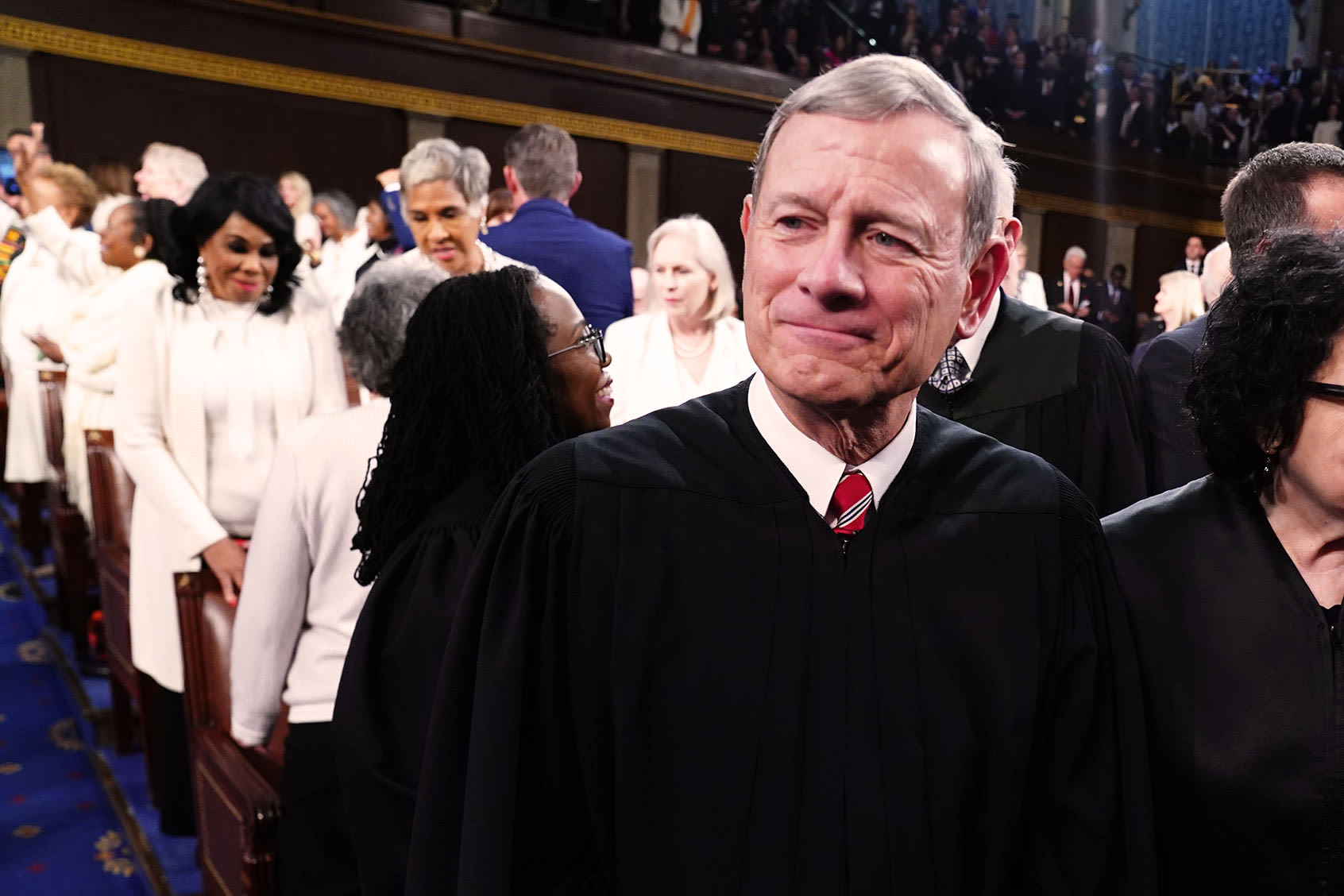 “He is alone”: Experts say "extreme" ruling shows John Roberts has "lost his authority" over SCOTUS