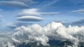 清境上空「飛碟雲」現蹤 全網驚豔喊：美！