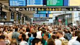 Ataques en trenes opacan fiesta olímpica; alarma en París