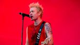 Deryck Whibley rushed to hospital