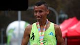 Con sentidos homenajes de los corredores a Carabineros: la historia de Mauricio Flández, el uniformado que brilló en el Maratón de Santiago - La Tercera