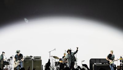 Pearl Jam Debuts Seven New Songs At Dark Matter Tour Opener - SPIN