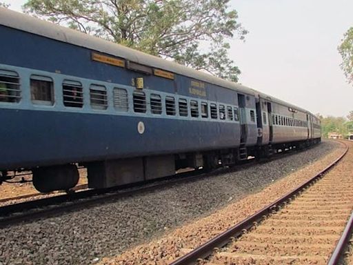 Kerala Man Dies After Upper Berth Falls On Him In Train Due To Improper Chaining