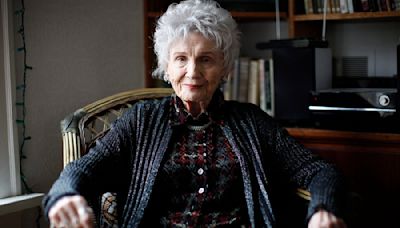 Canadian officer says Alice Munro claimed her daughter was lying about being abused by stepfather