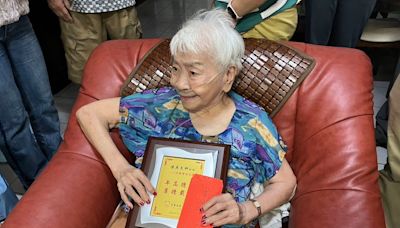 北市奶奶過104歲生日！樂揭：最愛聊天 百歲飲食「什麼都吃」