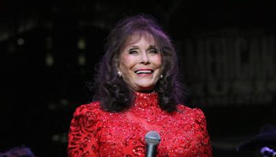 Loretta Lynn First Tried Pot When She Was 84 Years Old