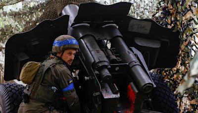 Ukraine-Russia war – live: French and German leaders says Ukraine should be allowed to hit Russian targets