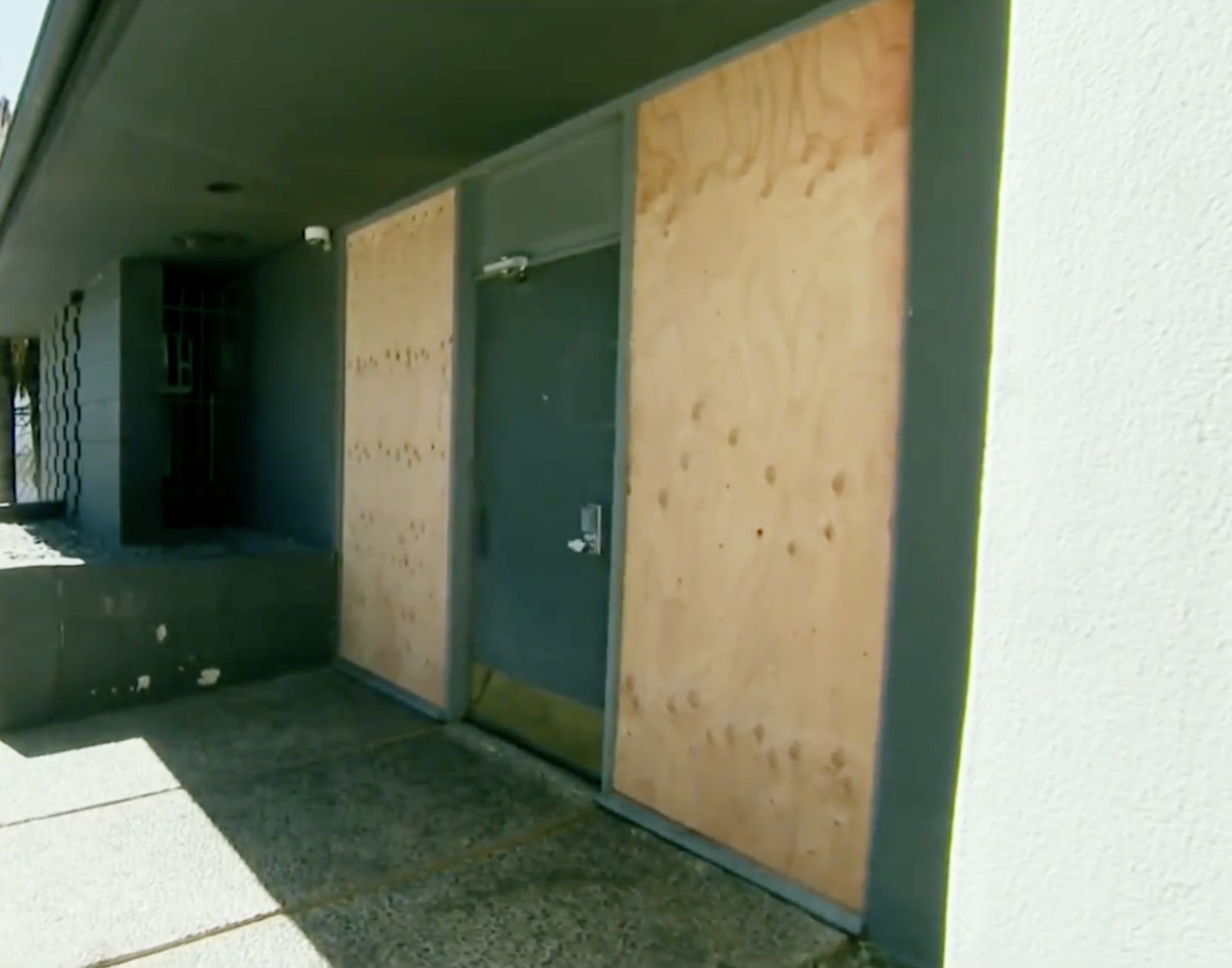 Man vandalizes Hollywood synagogue as accomplice records it, security video shows