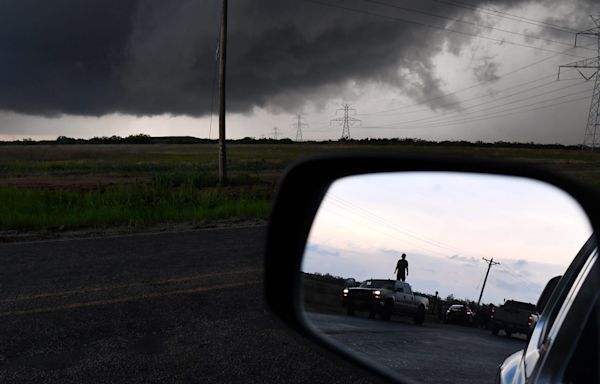 More severe weather in Texas forecast as police confirm officer's death from tornado