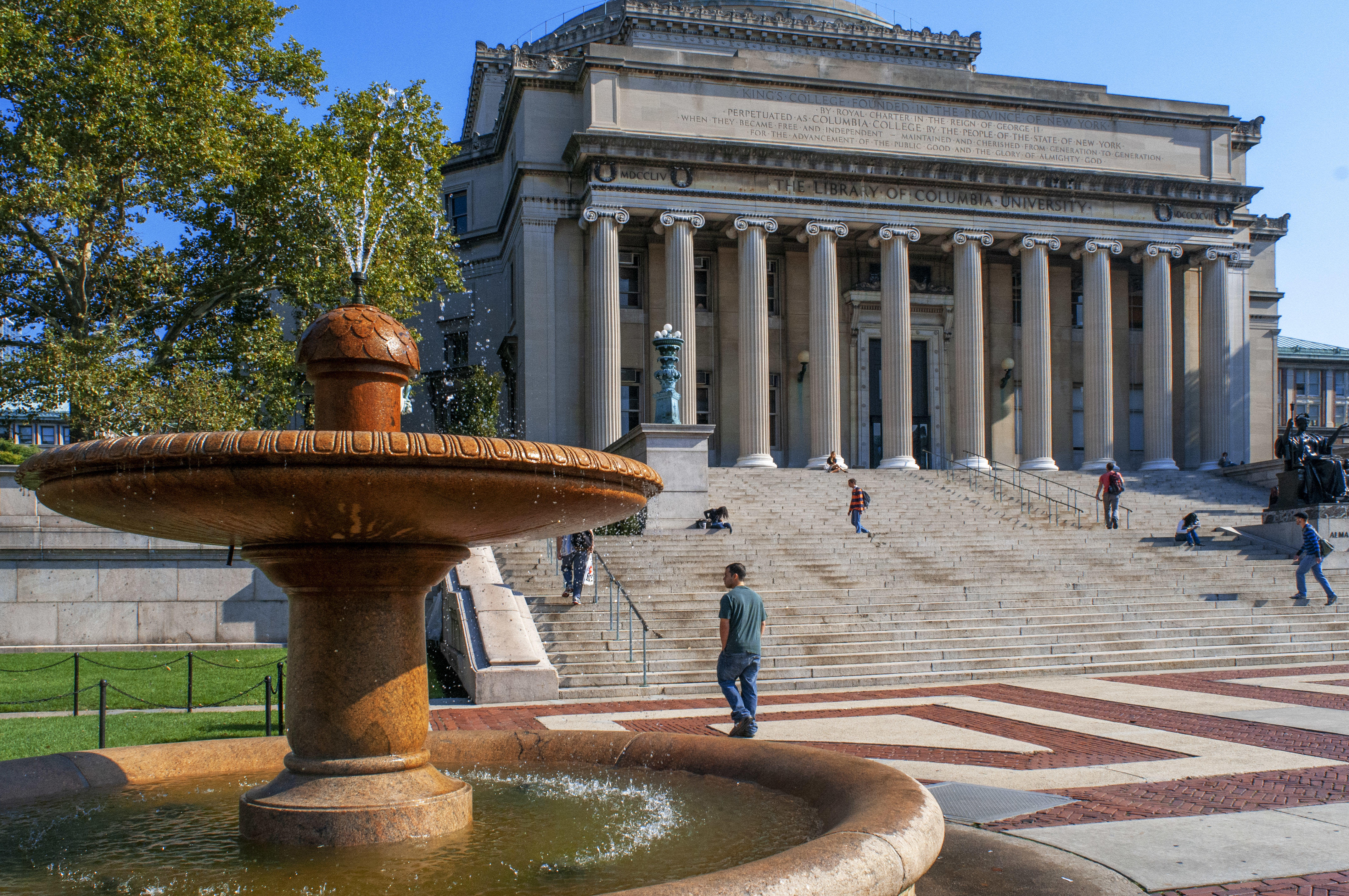 3 Columbia University administrators resign over controversial texts