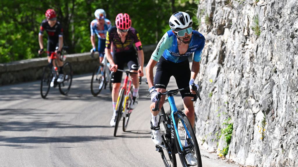 2024 Giro d’Italia: Valentin Paret-Peintre Powers to Victory in Grueling Stage 10