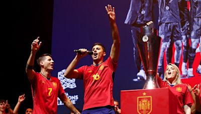 La UEFA abre expediente a Rodri y a Morata por su cántico 'Gibraltar es español'