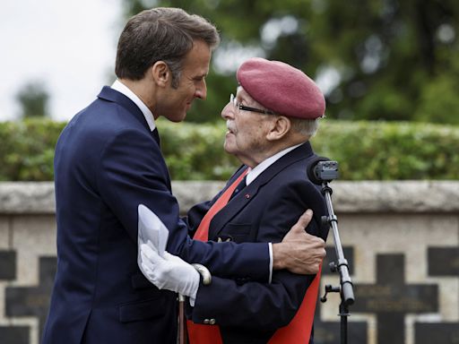 Carlos III pronunció un emotivo discurso y Macron elogió el “espíritu de sacrificio” en el inicio de las ceremonias por los 80 años del Día D