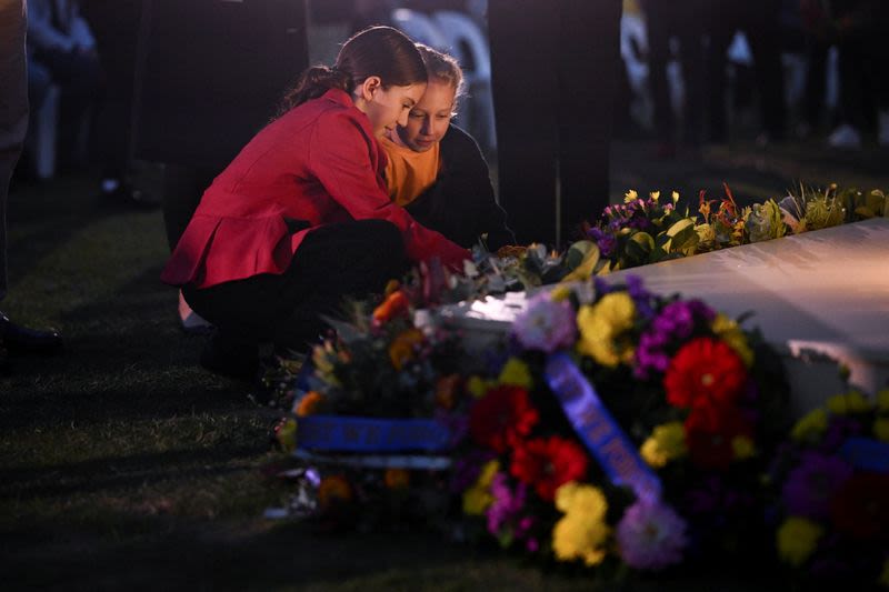 Thousands mark Anzac Day in Australia and New Zealand