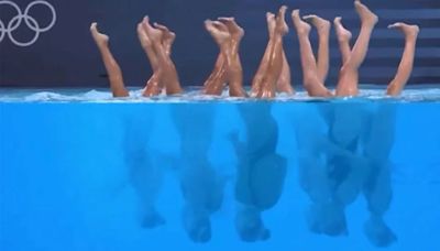 Un equipo de natación artística hizo un famoso paso de Michael Jackson bajo el agua y sorprendió a los jurados en París 2024