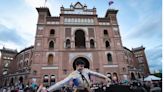 Los madrileños dan comienzo a la celebración en las calles de la ciudad