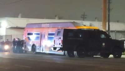 Los Angeles bus hijacking sparks wild police chase, driver escapes hostage situation