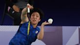 Badminton-Yamaguchi and Kim survive close calls in final group games