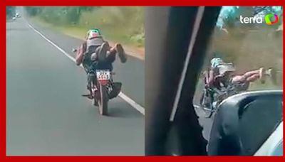 Homem é flagrado pilotando motocicleta deitado em BR no Maranhão