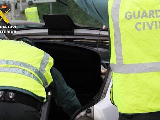 La Guardia Civil de Cantabria detiene a un hombre por comprar vehículos en Alemania a nombre de otras personas