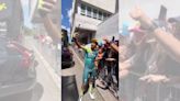 Dani Martínez, aclamado por la afición colombiana en el Giro