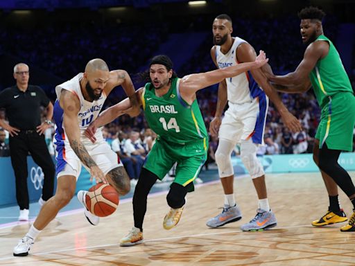 Olimpíadas: seleção masculina de basquete é dominada pela França e perde na estreia