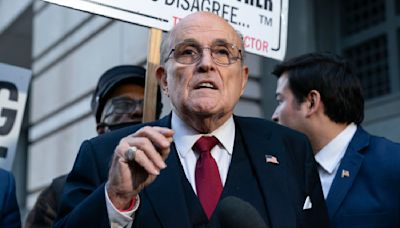 Giuliani despojado de licencia de abogado en Nueva York; corte halla que mintió sobre elecciones