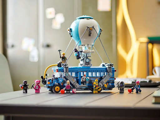 LEGO Fortnite Sets Revealed, Include Battle Bus, Supply Llama, Peely Bone, and Durrr Burger - IGN