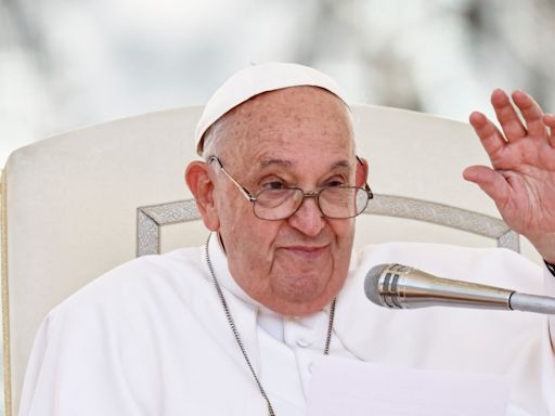 Pope Francis warns against legalising drugs, denounces drug traffickers